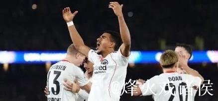 后卫双响+刷新纪录！西甲卫冕冠军欧冠神奇逆转